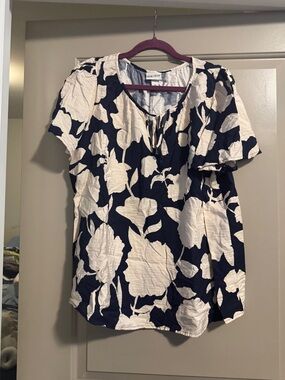 Ava & Viv Navy and White Floral Tie-Front Peasant Blouse